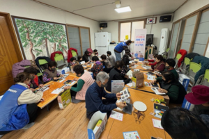 [백세청춘] 오지마을 주2회 ‘찾아가는 의료’ 주민과 맞손 치매보듬 체계 구축