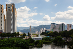 [성모경의 공간의 문장] 도시의 틈, 그 사이의 배려
