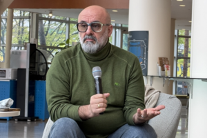 “모든 이야기의 출발점은 공간…아시아 초연 ‘리골레토’, LED 기술로 풀어내”