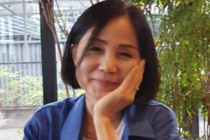 [Book Talk] ‘슬픔을 널어 말리는’ 사윤수 시인...‘앵두가 쥐여준 씨앗 한 되’