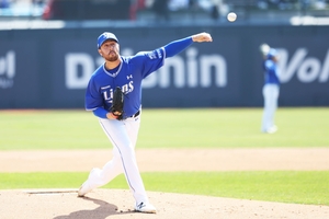 ‘전원 좌타’ 파격 실험에도 침묵한 방망이... 삼성, KT에 0대2 패배