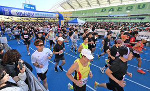 뜨거운 열정으로 가득 채운 참가자들의 향연 ··· 제19회 영남일보 국제 하프 마라톤 대회 현장