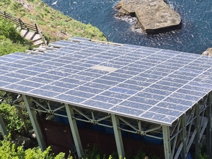 [단독-독도 항로와 생태 기록] 새똥 범벅 태양광 패널…폐가전 방치…‘독도의 눈물’