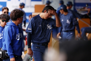 삼성 라이온즈 타선 덮친 도미노 부상...김성윤, 김영웅 이어 캡틴 구자욱마저