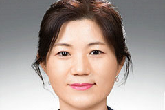 만학도와 함께하며 배움의 때를 놓치지 않도록 돕는 박신영 교사