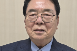 [주말 인터뷰] 김정국 김천시신중년사관학교 학장 “시니어 교육에 올인”