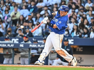 “최형우의 시간은 거꾸로 간다….” 삼성 최형우, KBO 현역 최고령에도 여전한 타격 퍼포먼스