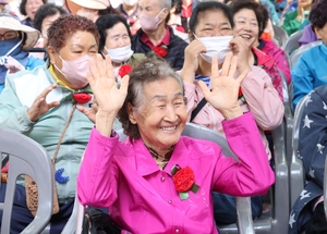 [동네뉴스] 대구 달서구 은하수마을, 어르신 위한 잔치로 하나 되다