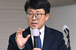 서남권 반도체 집중투자에 유철균 경북연구원장 “강원과 AI 데이터센터 유치위 구성해 공동 대응해야”