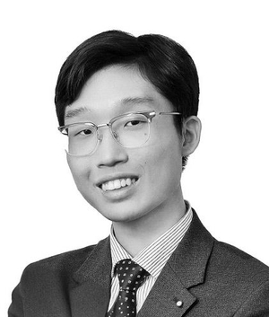 [시선과 창] 삶긴 개의 교훈