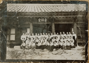 [동네뉴스] 추억의 포토 - 1950년 여학생들, 지금은 어디에?