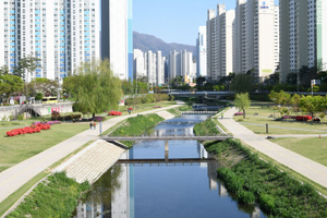 [경계지역의 비애]산책로는 이어졌는데 관할은 갈렸다…진천천의 두 행정