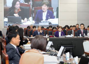 [국감현장]지방교육재정교부금 개편 ‘교육감들은 지키기 위해 무얼 했나’