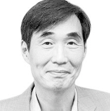 [시선과 창] 처칠의 통찰력이 필요한 시대
