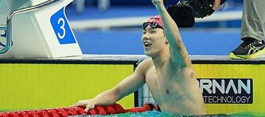 아시안 게임 기록 2차례 갈아치운 지유찬, 남자 수영 자유형 50m서 금메달
