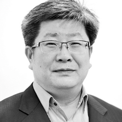 [월요칼럼] 책상 위의 노란버스