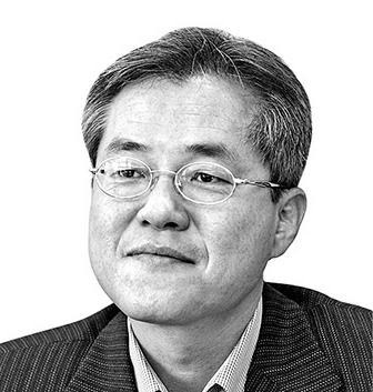 [박재일 칼럼] 이재명을 둘러싼 충성 경쟁