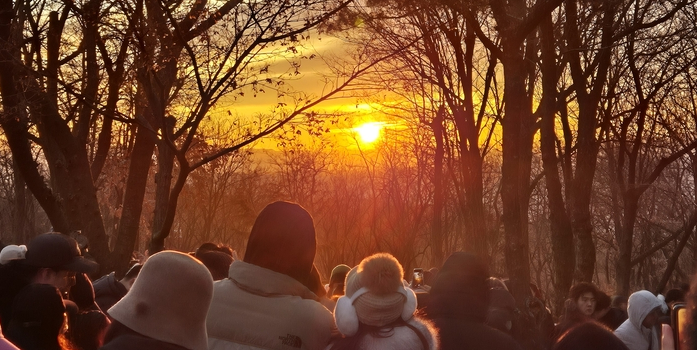 “붉은 말처럼 기운찬 한 해 되길” 대구 곳곳 해맞이객들로 ‘북적’
