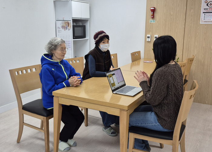 [함께사는 노년의 집] “한지붕 아래 사는 노년에 만난 가족” 부산 도란도란하우스 가보니