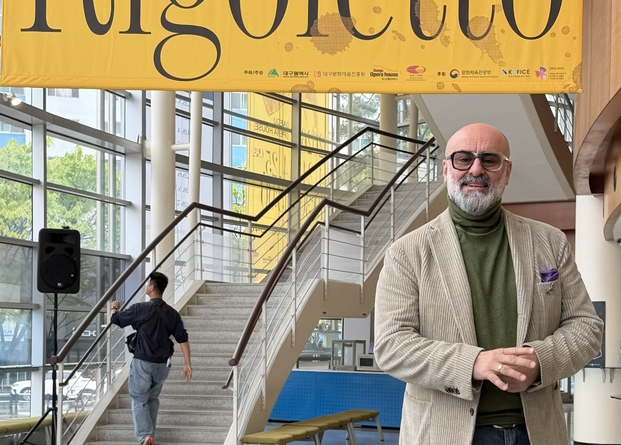 다비데 리베르무어 연출가 “모든 이야기의 출발점은 공간…아시아 초연 ‘리골레토’”