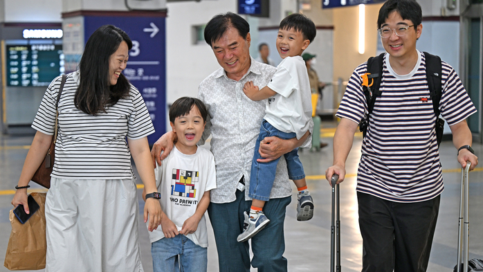 민족 대이동 시작…동대구역엔 귀성객, 대구공항엔 여행객