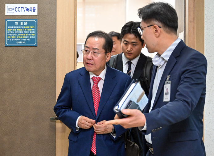 지인 변론 나선 홍준표 “가공거래 아니다…실제 거래 증거 제출”
